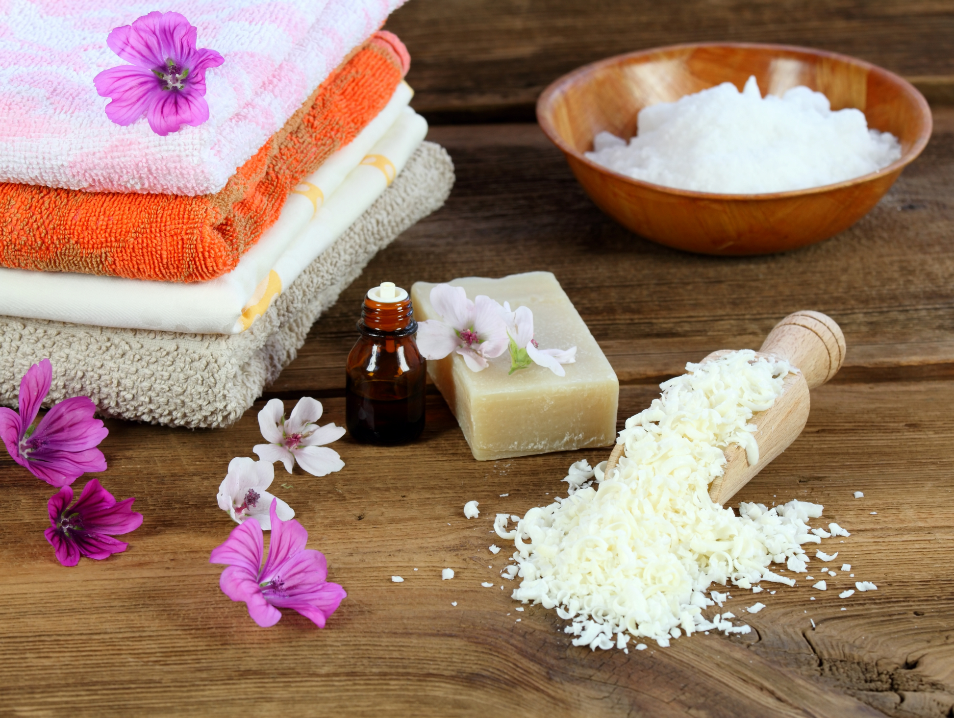 Lessive en poudre au parfum tropical et fleur de lys 5KG OMO